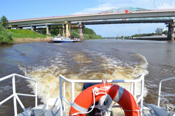 В Тюмени спасатели вызволили из Туры четырех человек В Тюмени спасатели вызволили из Туры четырех человек