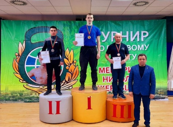 Тюменский росгвардеец завоевал золото на соревнованиях по гиревому спорту в Казани