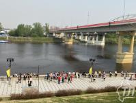 Легкоатлетической эстафетой и "Маршем здоровья" отметили тюменцы День Победы на набережной