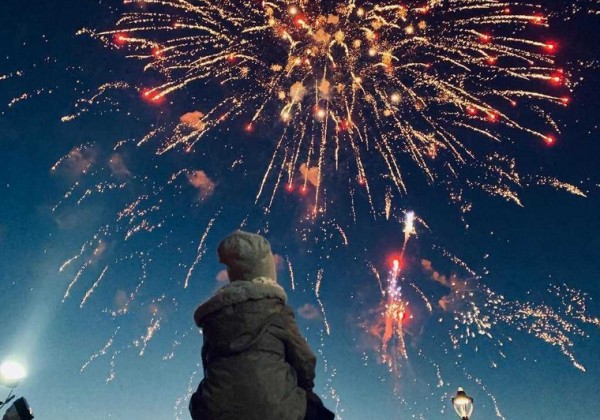 Как в столицах Большого Урала прошли салюты. Фото