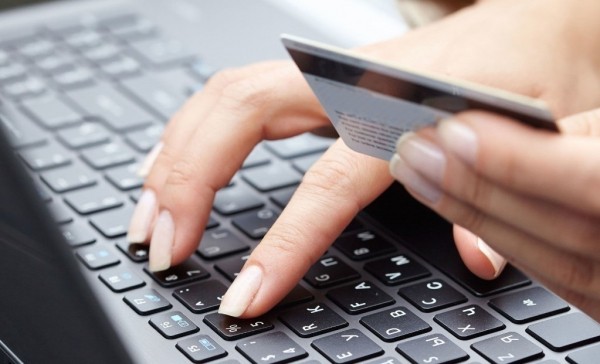 Мошенник выманил у жительницы Тюменской области более 460 тысяч рублей