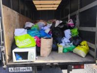 Тюменцы собрали вещи для погорельцев из СНТ "Солнышко" Тюменцы собрали вещи для погорельцев из СНТ "Солнышко"