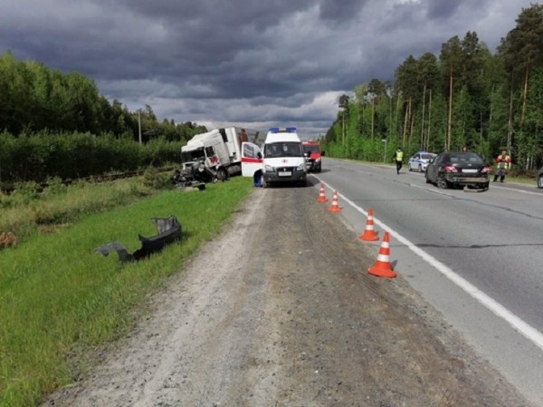 Семья с маленьким ребенком погибла в аварии в Уватском районе