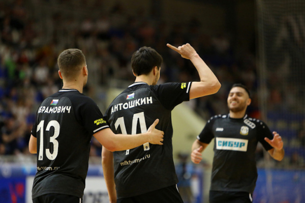 МФК "Тюмень" сыграет в полуфинале плей-офф Париматч-Суперлиги