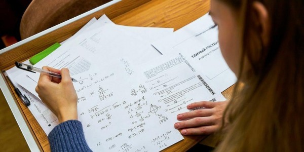 Бесплатный интенсив по элементам теории чисел для школьников проведет математик Егор Горечин Бесплатный интенсив по элементам теории чисел для школьников проведет математик Егор Горечин