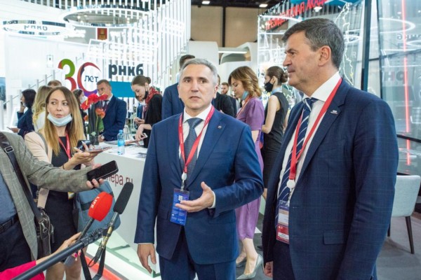 Губернатор Тюменской области рассказал о работе на ПМЭФ