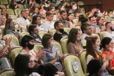 Фотогалерея: получившую Гран-при Российской студвесны региональную программу представили в Тюмени Фотогалерея: получившую Гран-при Российской студвесны региональную программу представили в Тюмени