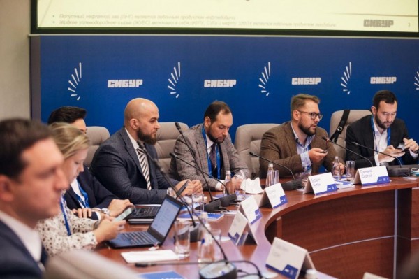 Предприятия из семи городов России представили СИБУРу свое оборудование