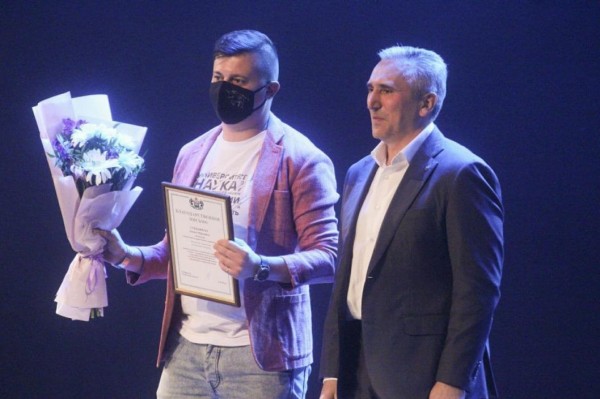 Фотогалерея: получившую Гран-при Российской студвесны региональную программу представили в Тюмени Фотогалерея: получившую Гран-при Российской студвесны региональную программу представили в Тюмени