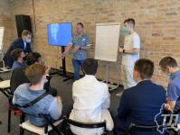 Доступные кредиты, отсрочки платежей, беседы с родителями: тюменская молодежь предложила поправки в нацпроект МСП