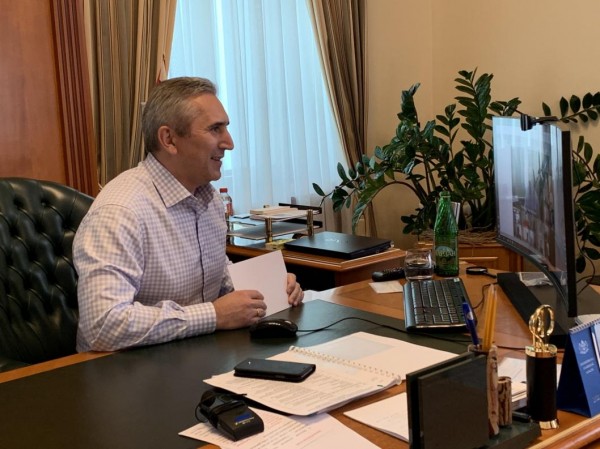 Креативные проекты тюменской молодежи получили поддержку главы региона