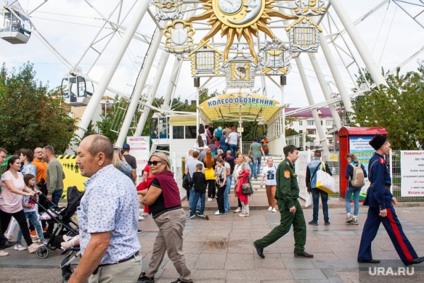 Тюмень отметила юбилей города в условиях пандемии. Фоторепортаж