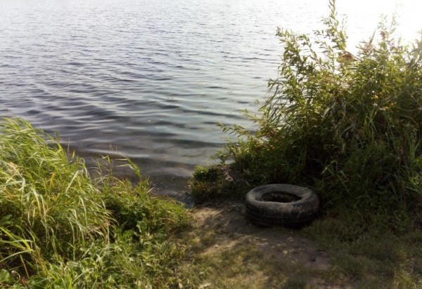 Водолазы обследуют озеро Оброчное в Тюмени в поисках пропавшей девочки 