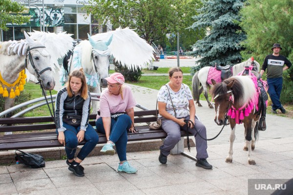 Тюмень отметила юбилей города в условиях пандемии. Фоторепортаж