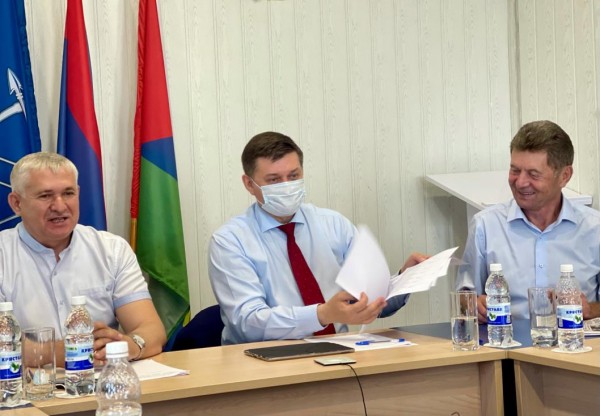 Иван Квитка поможет жителям Ялуторовского района в оснащении сквера Иван Квитка поможет жителям Ялуторовского района в оснащении сквера