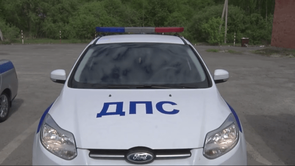 Тюменка после ссоры с соседом повредила его автомобиль 