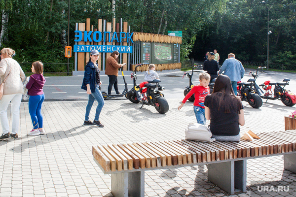 Тюмень отметила юбилей города в условиях пандемии. Фоторепортаж