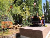 Макет паровоза Черепановых установили в сквере Железнодорожников в Тюмени 