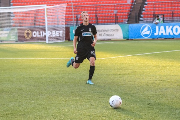 Футболисты "Тюмени" сыграли вничью в Перми