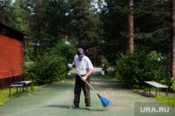 Тюменец лишился половины квартиры и пошел мести улицы