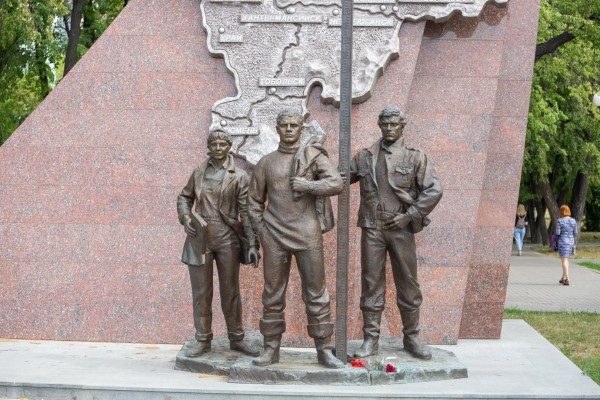 
Дорогие земляки, уважаемые тюменцы!
