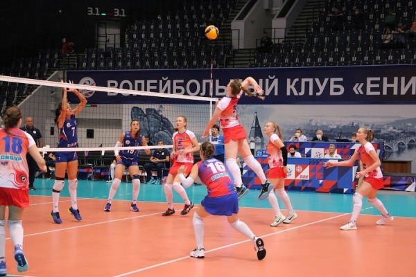 Тюменские волейболистки уступили в стартовом матче Кубка России Тюменские волейболистки уступили в стартовом матче Кубка России