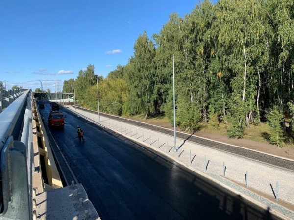 Строительство дорожных развязок в Тюмени ведут с учетом развития города, заявил Александр Моор