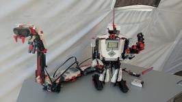 На выставке "Служим Отечеству" показали беспилотники и снаряжение пожарных 