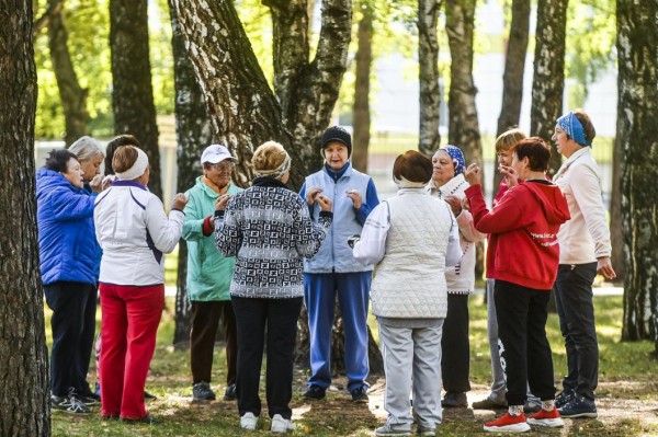 Главный гериатр Минздрава РФ: наступает особенно опасный период для пожилых людей