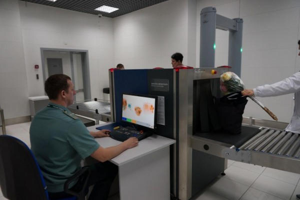 Александр Моор поздравил тюменских таможенников с профессиональным праздником