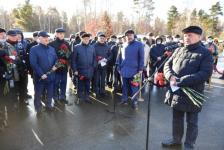 В Тюмени установили памятник Геннадию Богомякову
