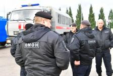 Александр Моор поздравил сотрудников Росгвардии и ОМОНа с юбилеями 