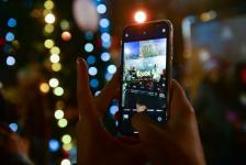 Тюменцы выстроились в большой шар на съемках финала комедии "Елки"