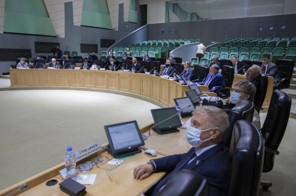 Тюменская городская дума прекратила полномочия депутатов Оксаны Величко и Александра Чепика