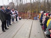 Тюменских школьников предупреждают об опасности перехода железнодорожных переездов в наушниках