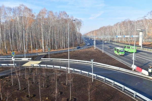 Александр Моор пожелал автомобилистам безопасных дорог