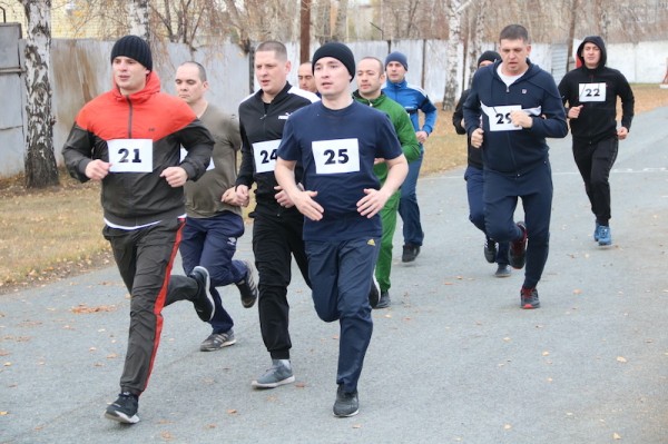 В Тюмени военнослужащие и сотрудники Росгвардии сдают нормы ГТО