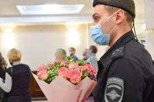 Александр Моор поздравил сотрудников Росгвардии и ОМОНа с юбилеями 