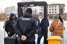 Тюменцы выстроились в большой шар на съемках финала комедии "Елки"