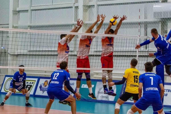 Тюменские волейболисты дома сыграют с "Магниткой"