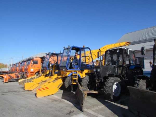 30 машин пополнили автопарк снегоуборочной техники в Тюмени