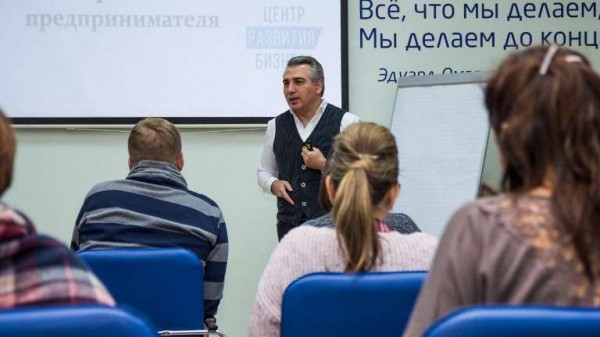 В Тюменской области 90 человек обучились в вечерней школе предпринимателя