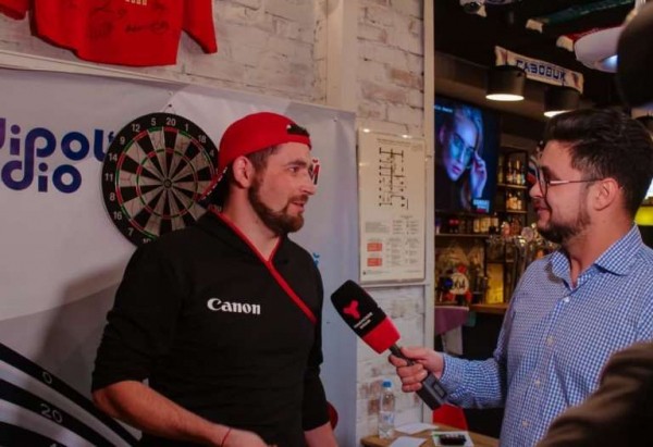 В Тюмени участник турнира по дартсу набрал 101 очко и забрал приз