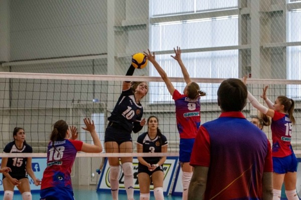 Матчи между тюменскими и омскими волейболистками пройдут без зрителей 