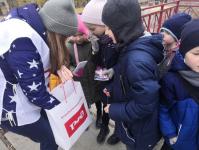 Тюменских школьников предупреждают об опасности перехода железнодорожных переездов в наушниках