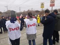 Тюменских школьников предупреждают об опасности перехода железнодорожных переездов в наушниках