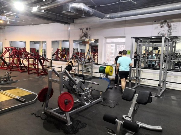 В спортивных центрах Тюмени вход для привитых от COVID-19 упрощают магнитные карты