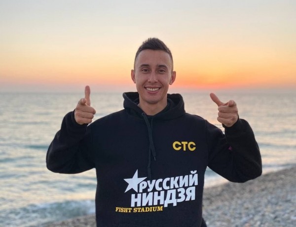 Тюменский скалолаз Станислав Кокорин вышел в финал шоу "Русский Ниндзя"