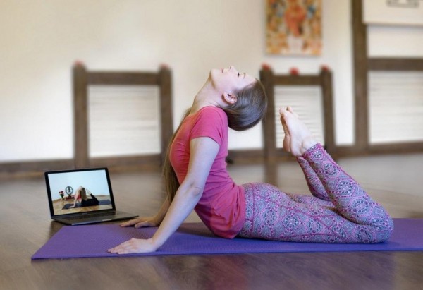 Тюменцев зовут на онлайн-занятия по йоге Тюменцев зовут на онлайн-занятия по йоге