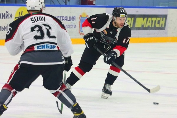 ХК "Рубин" одержал крупную победу в Тамбове